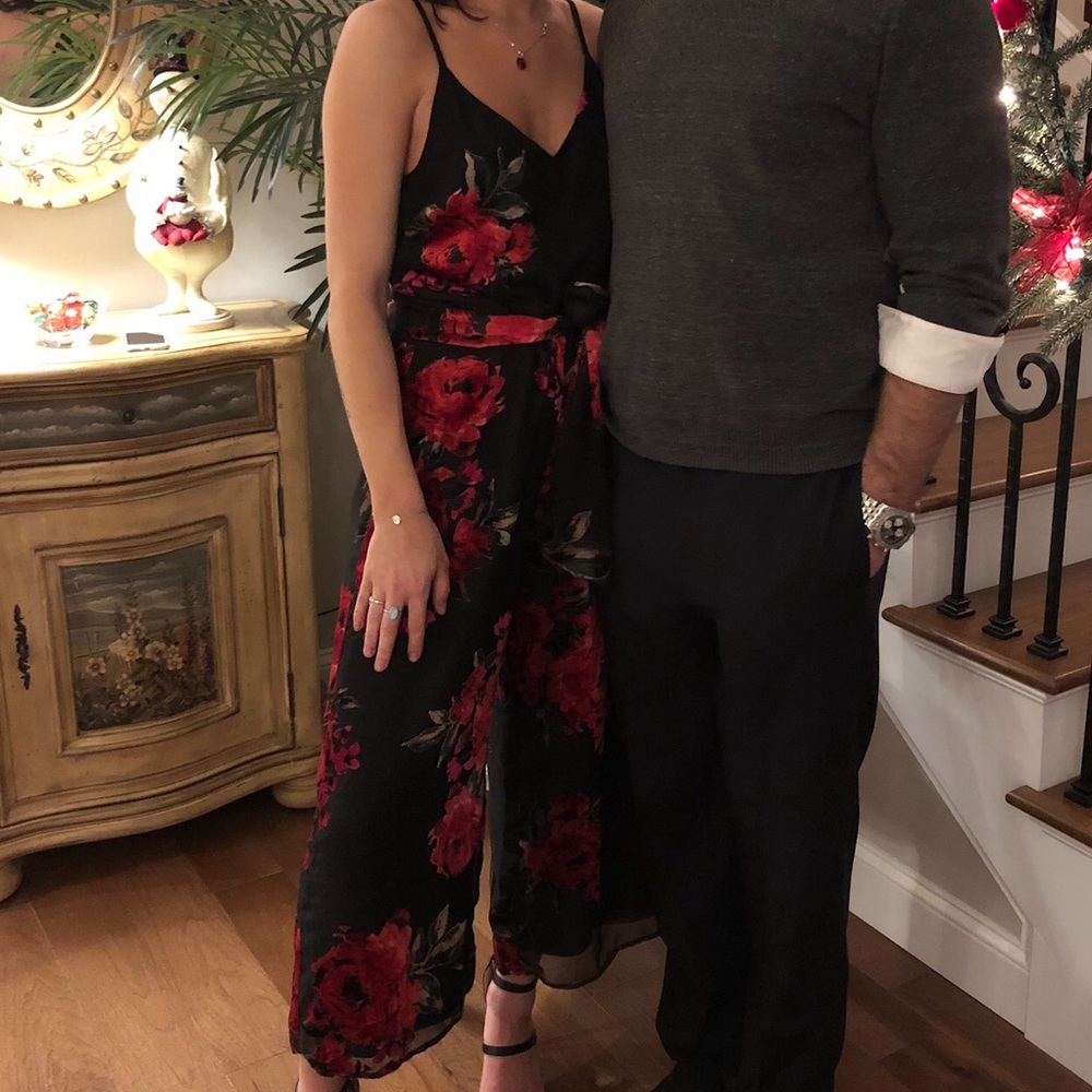 Jumpsuit with velvet flowers